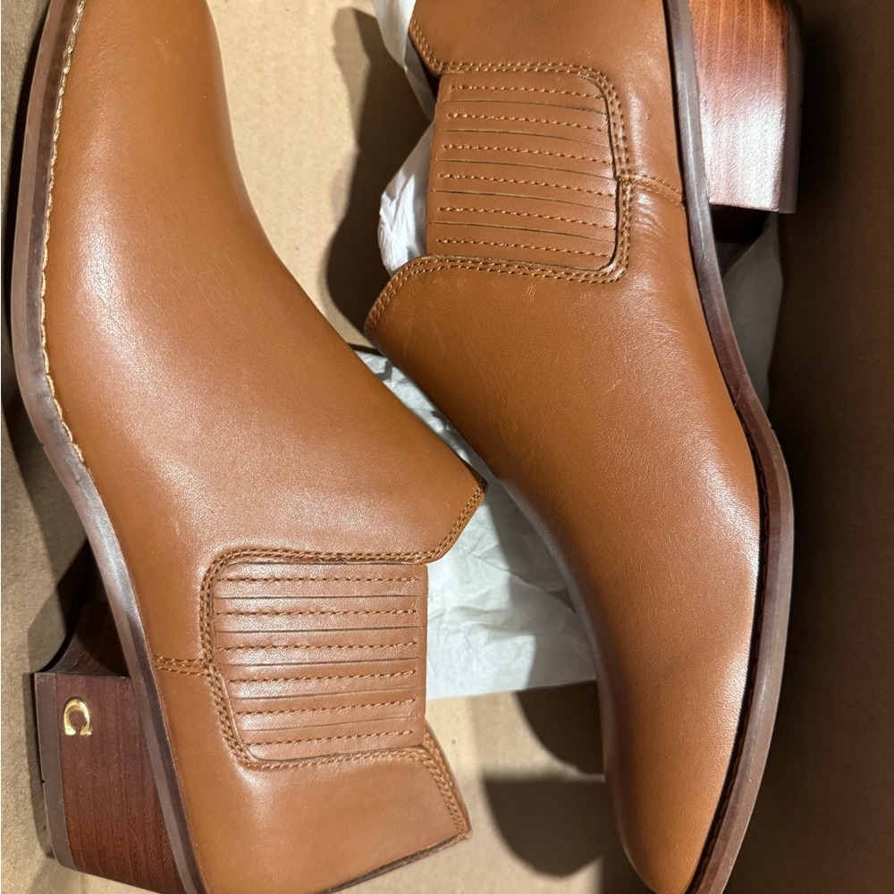 NIB Coach Devin booties women’s size 9.5